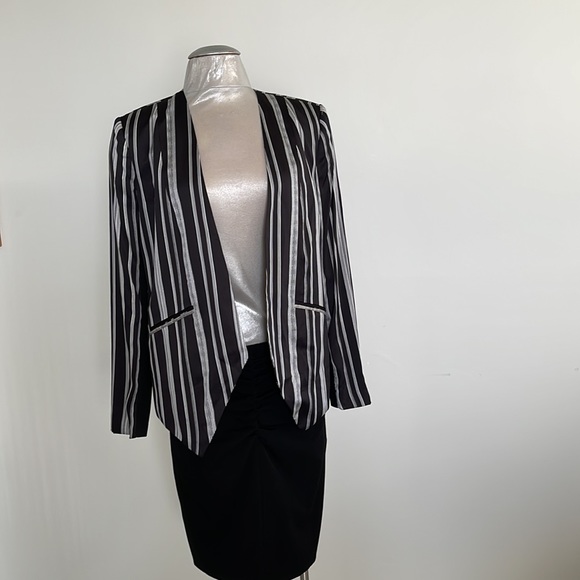 NWT! BCBG size 6 jacket Black/White stripe satin - Picture 6 of 9